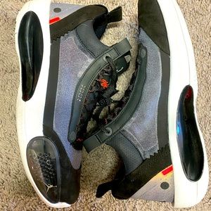 Jordan 34 Low SE Black/White/Red Size 9
